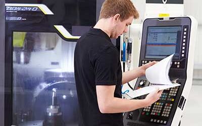 CNC Machine Operators in Canada – Roles, Skills, & Career Pathways